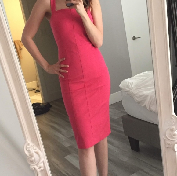 Banana republic form fitting pink dress - Picture 3 of 4